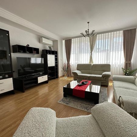 Spacious 3-Bedroom Condo Next To City Center Priştine Dış mekan fotoğraf