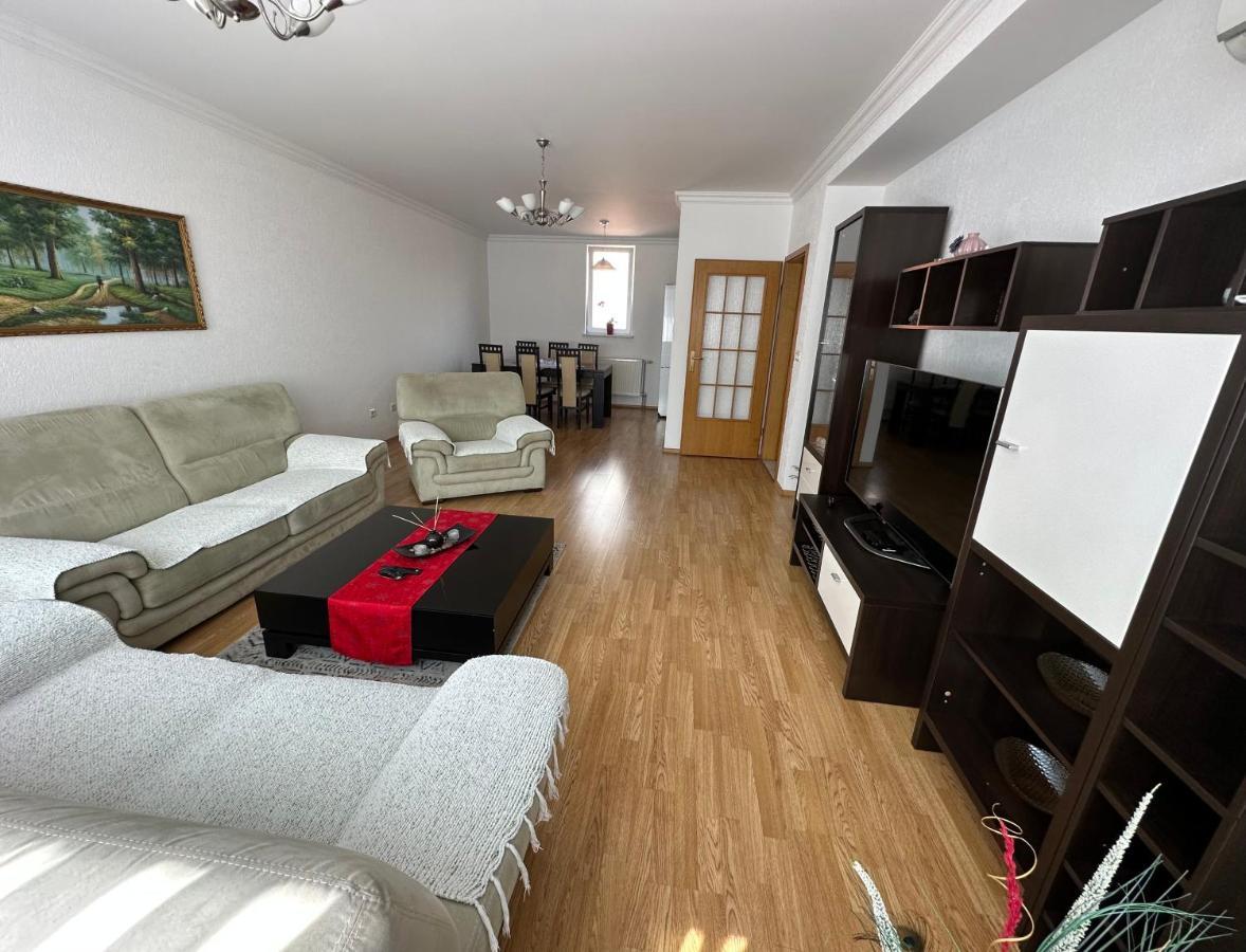 Spacious 3-Bedroom Condo Next To City Center Priştine Dış mekan fotoğraf