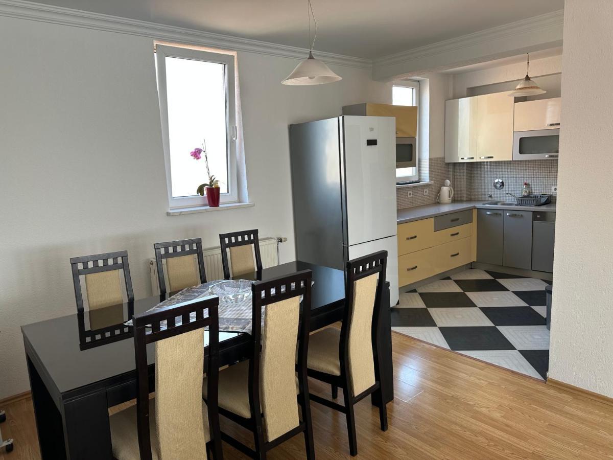 Spacious 3-Bedroom Condo Next To City Center Priştine Dış mekan fotoğraf