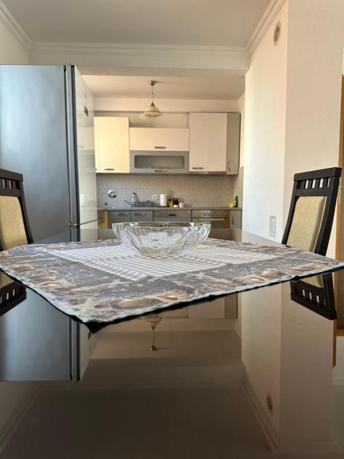 Spacious 3-Bedroom Condo Next To City Center Priştine Dış mekan fotoğraf