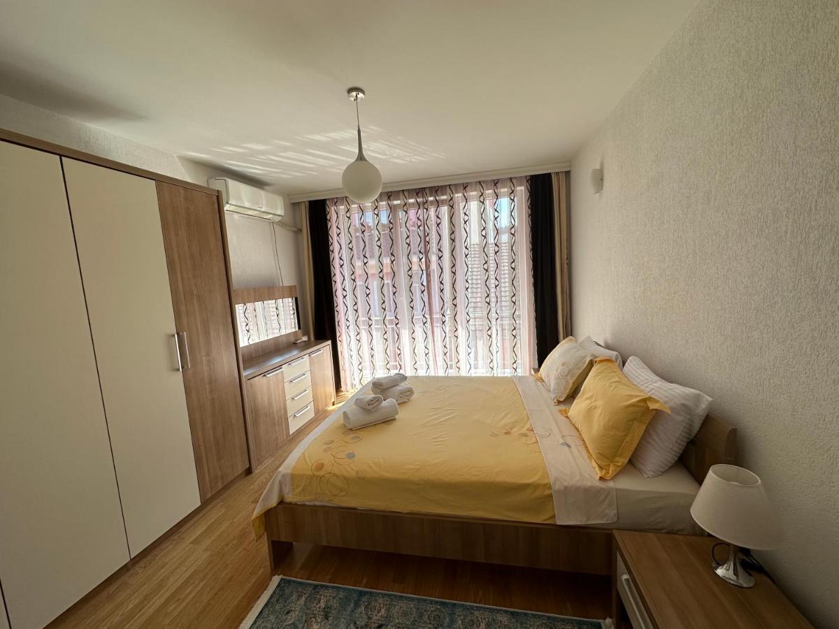 Spacious 3-Bedroom Condo Next To City Center Priştine Dış mekan fotoğraf
