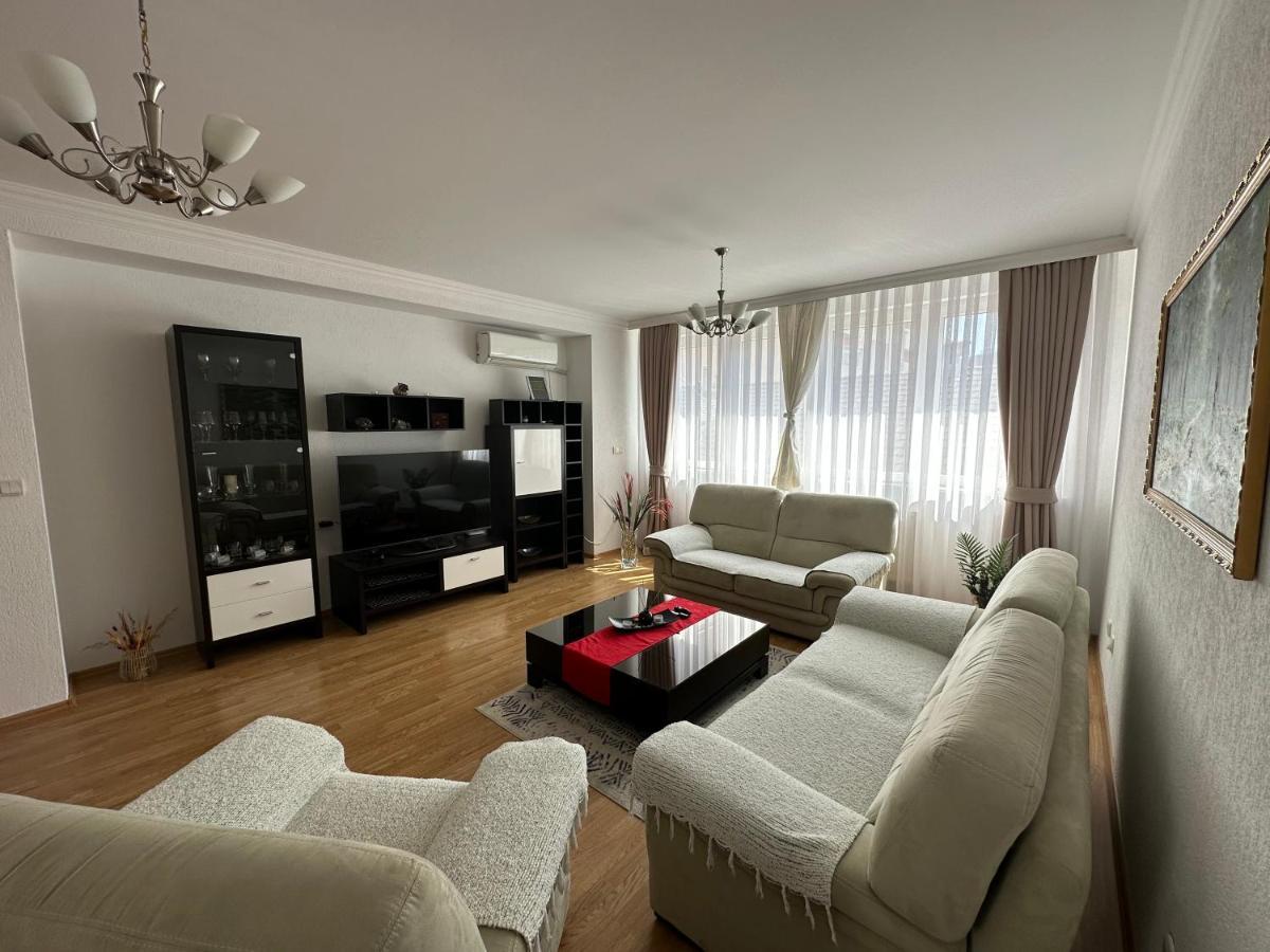 Spacious 3-Bedroom Condo Next To City Center Priştine Dış mekan fotoğraf