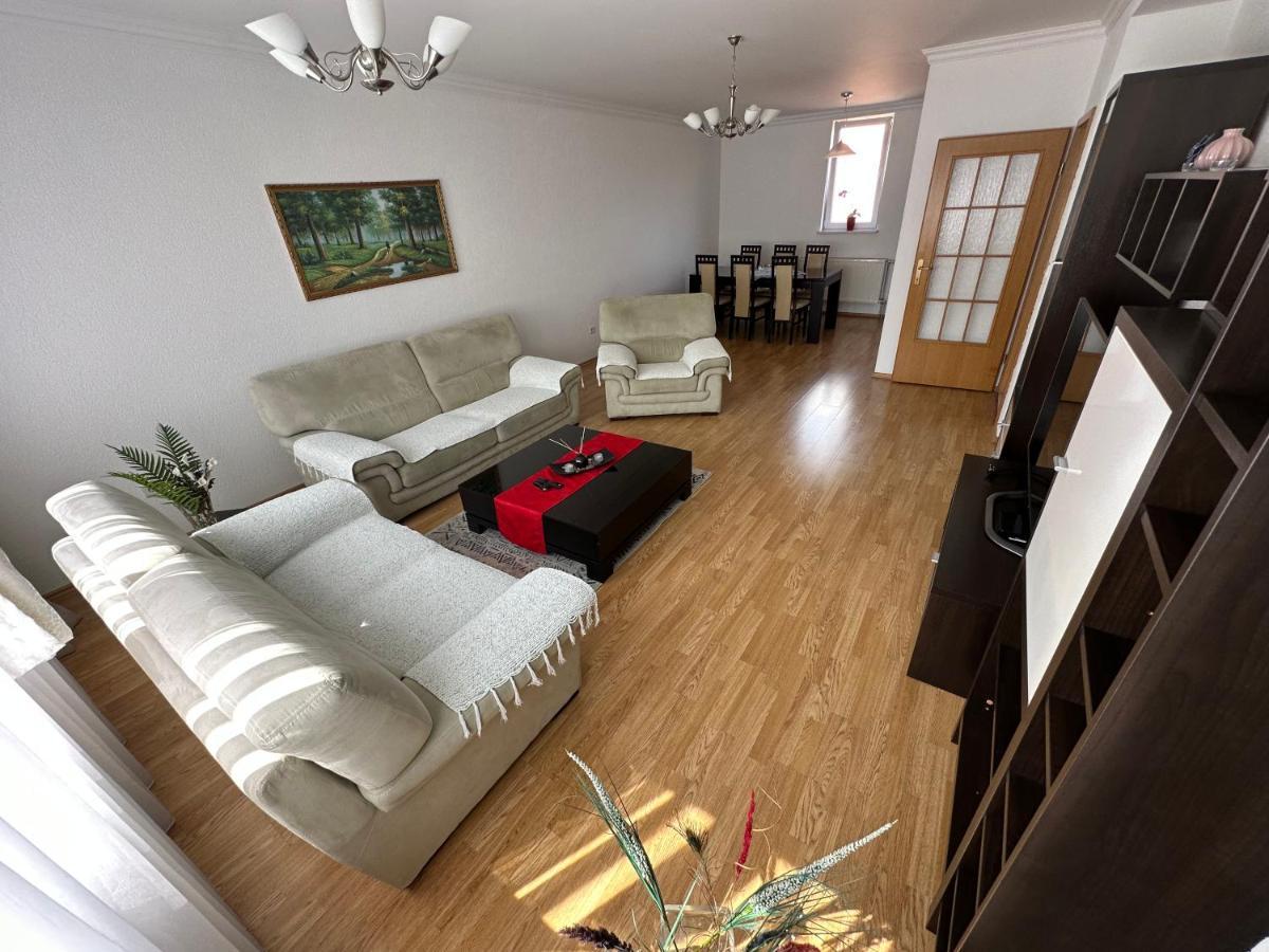 Spacious 3-Bedroom Condo Next To City Center Priştine Dış mekan fotoğraf