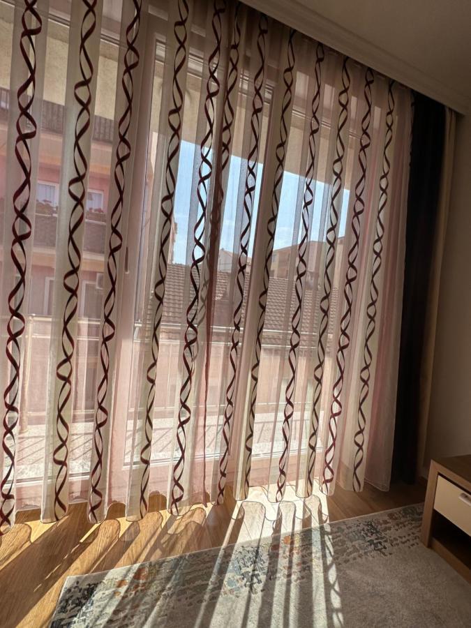 Spacious 3-Bedroom Condo Next To City Center Priştine Dış mekan fotoğraf
