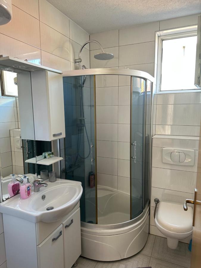 Spacious 3-Bedroom Condo Next To City Center Priştine Dış mekan fotoğraf