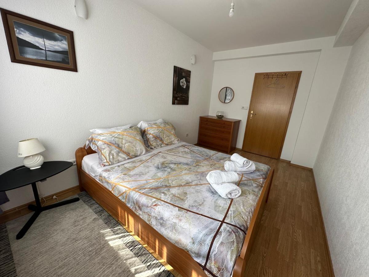 Spacious 3-Bedroom Condo Next To City Center Priştine Dış mekan fotoğraf